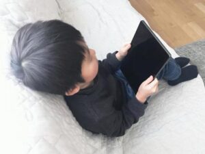同期タブレットが“家の中の盲点”に。子どもに見せていた端末から浮気の兆候が出る話と、情報収集のコツ