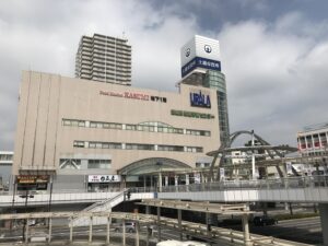 国道6号線や学園東大通りなどは車線変更も多く、対象車両を失尾しないための高度な運転技術と連携が不可欠。