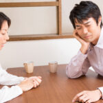 浮気の証拠よりも傷つくのは、その後の態度かもしれません