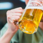 浮気調査中に見える飲酒運転と、依頼者の不安