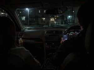 【茨城県の浮気調査】残業中に電話しても出ない…女性を車から降ろしてから折り返している可能性も